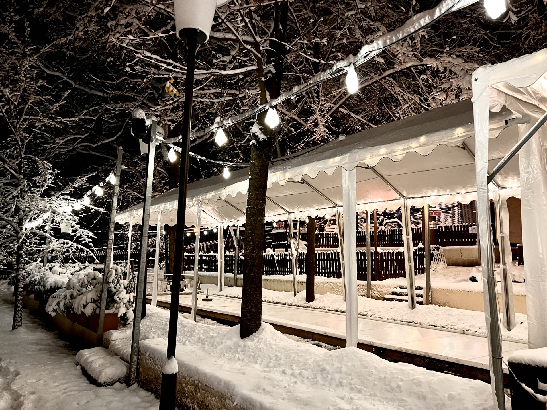 Eisstockbahn im Biergarten des Spitalkellers